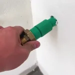 (ویدئو) ترفندهایی برای لولهکشی و تعویض شیر آب به روش یک لولهکش ماهر (ویدئو) ترفندهایی برای لولهکشی و تعویض شیر آب به روش یک لولهکش ماهر