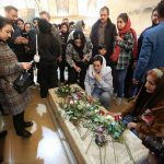 (تصاویر) گلباران آرامگاه کریم خان زند