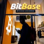 علت سقوط بیت‌کوین؛ ترامپ چطور زیرپای BTC را خالی کرد؟