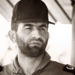 عکس؛ سفر به تاریخ؛ «شهید عباس بابایی» با پای برهنه در دستۀ عزاداری محرم