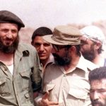 عکس؛ سفر به تاریخ؛ «شهید چمران» در کنار «چریک‌های جنوب شهر تهران» در جبهه