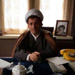 عکس؛ سفر به تاریخ؛ دیدار «هاشمی رفسنجانی» با بازیگر نقش خودش در سریال «معمای شاه»؛ سال 1394