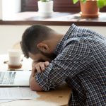 اگر به خستگی دایمی مبتلا هستید، شاید دچار سکته خفیف شده‌اید!