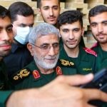عکس؛ سفر به تاریخ؛ «سردار قاآنی» در بیمارستان بعد از مجروحیت در جبهه؛ دهۀ 60