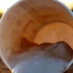 عکس؛ هنر خیابانی؛ خلاقیت هنرمند انگلیسی که «ماستِ ریخته» را به «محل قایق‌رانی» تبدیل کرده است