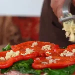 ببینید؛ غذای روستایی در آذربایجان؛ پخت رول مرغ پر شده با سبزیجات