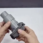ببینید؛ نحوه ساخت یک چراغ قوه خلاقانه با لامپ LED، لوله PVC و باتری های دریل