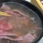 ببینید؛ غذای خیابانی در ژاپن؛ برش ماهی کمیاب «لئوپارد کورال گروپر» و تهیه سوشی