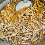 ببینید؛ غذای روستایی در هند؛ پخت یک غذای محلی با پای مرغ، فلفل و برنج