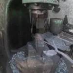 ببینید؛ مراحل دیدنی ساخت یک چنگک باغبانی توسط آهنگر ماهر کانادایی