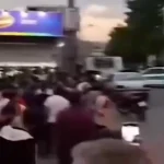 ببینید؛ اولین تصاویر از تیراندازی در تویسرکان؛ شلیک ضارب از پشت‌بام به سوی مردم