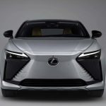 معرفی لکسوس RZ ۲۰۲۶ با گیربکس مجازی و فناوری باتری جدید