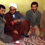 عکس؛ سفر در زمان؛ «محمدصادق خلخالی در منزل شخصی اش در قم»؛ دهه 70