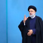 عکس؛ سفر در زمان؛ «سیدابراهیم رئیسی در جوانی و با لباس شخصی در کنار دوستان»؛ دهه 60
