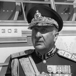 عکس؛ سفر در زمان؛ «رئیس ساواک در کنار هویدا»؛ اواخر دهه 40