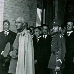 عکس؛ سفر در زمان؛ «رضاخان در حال سیگار کشیدن در مشهد»؛ دهه 1310