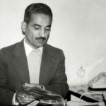 عکس؛ سفر در زمان؛ «شهید رجایی در یک سفر و در کنار بنی صدر»؛ سال 59