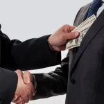 وساطت برای پرداخت رشوه چه مجازاتی دارد؟ – تجارت نیوز
