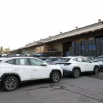 بلاتکلیفی تعرفه واردات خودرو در سال ۱۴۰۴ عامل توقف فروش خودروهای وارداتی شده است