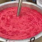 ببینید؛ غذای روستایی در پاکستان؛ تهیه بستنی غول پیکر با هندوانه