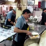 ببینید؛ غذای خیابانی در ایران؛ پخت کباب کوبیده، جوجه کباب، زرشک پلو و… در تهران