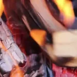 ببینید؛ غذای روستایی در افغانستان؛ پخت خوراک مرغ و نان محلی در غار
