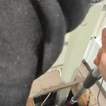 ببینید؛ نجات یک بچه‌گربه پس از ۱۸ ساعت گرفتاری در لوله فاضلاب