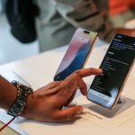 iOS 26 با طراحی Liquid Glass، زمینهساز تغییرات در آیفون ۲۰۲۷ خواهد بود!