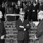 عکس؛ سفر در زمان؛ «محمدرضا پهلوی و دخترش شهناز در هواپیمای شخصی اش» در فرانسه؛ سال 1337