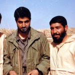 تصاویر؛ سفر در زمان؛ «سردار سلیمانی در کنار همرزمان اش در یک گلزار در جبهه»؛ دهه 60