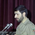 عکس؛ سفر در زمان؛ «صیاد شیرازی و رهبر انقلاب» در حال بررسی نقشه عملیات؛ دهه 60