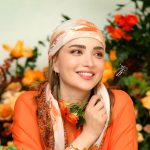 عکس؛ سفر در زمان؛ «بهنوش طباطبایی در کنار گلاب آدینه»؛ سال 1392